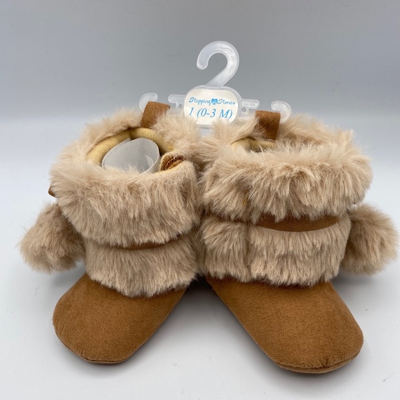 Stepping Stones Sz 1 (0-3mo)Brown Furry Baby Boots Moccasins Faux Suede Pom Poms - Picture 2 of 9